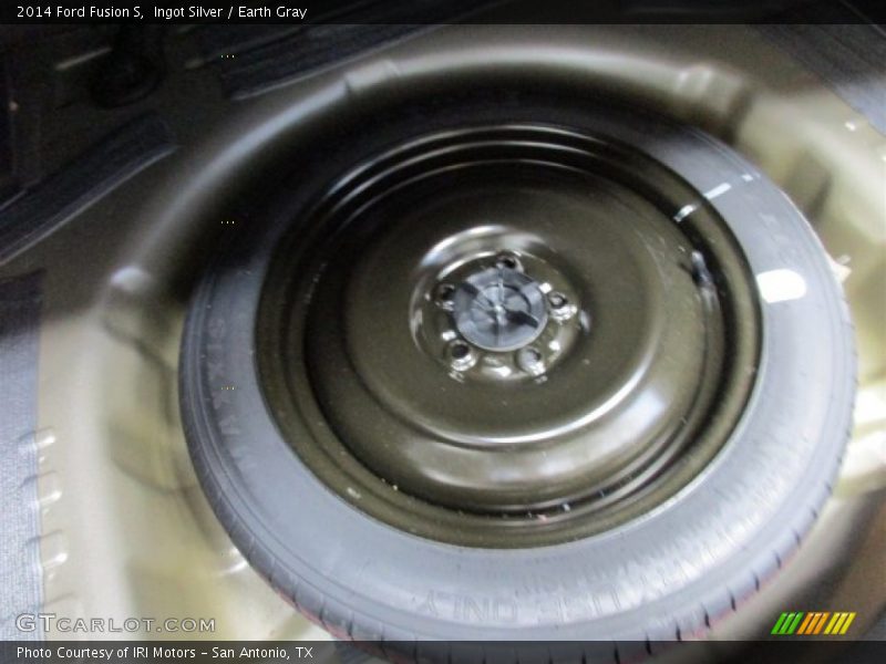 Ingot Silver / Earth Gray 2014 Ford Fusion S