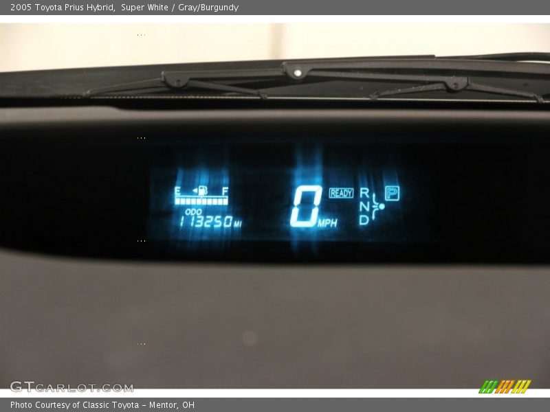 Super White / Gray/Burgundy 2005 Toyota Prius Hybrid
