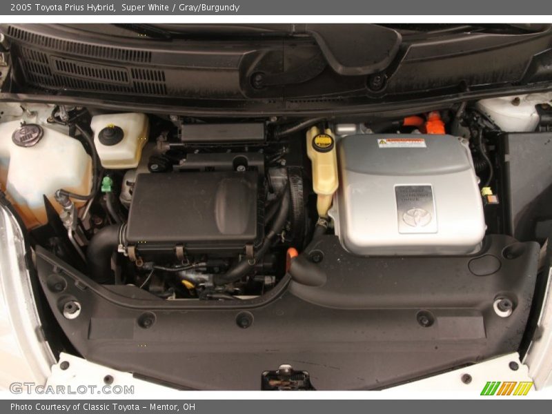 Super White / Gray/Burgundy 2005 Toyota Prius Hybrid