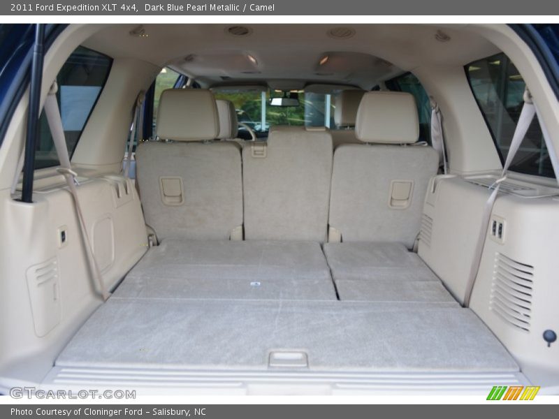 Dark Blue Pearl Metallic / Camel 2011 Ford Expedition XLT 4x4