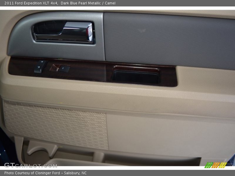 Dark Blue Pearl Metallic / Camel 2011 Ford Expedition XLT 4x4