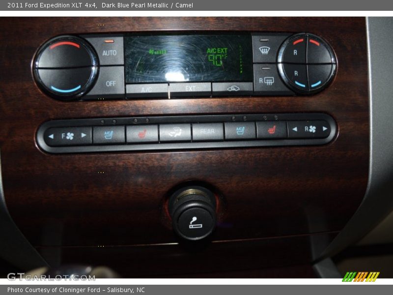 Dark Blue Pearl Metallic / Camel 2011 Ford Expedition XLT 4x4