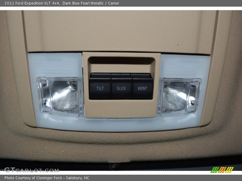 Dark Blue Pearl Metallic / Camel 2011 Ford Expedition XLT 4x4