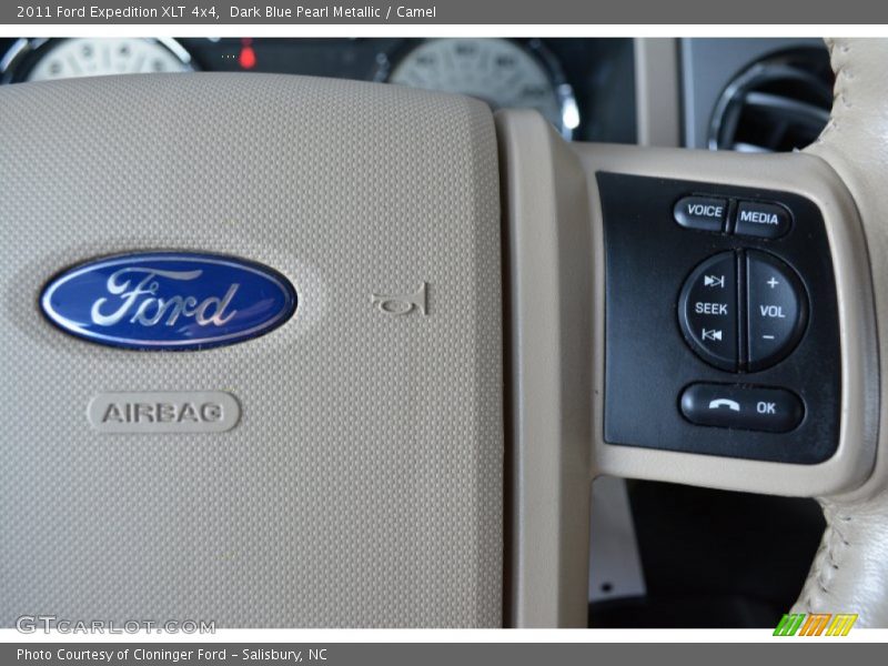 Dark Blue Pearl Metallic / Camel 2011 Ford Expedition XLT 4x4