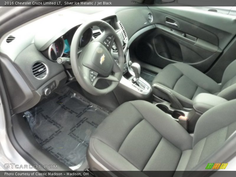 Silver Ice Metallic / Jet Black 2016 Chevrolet Cruze Limited LT
