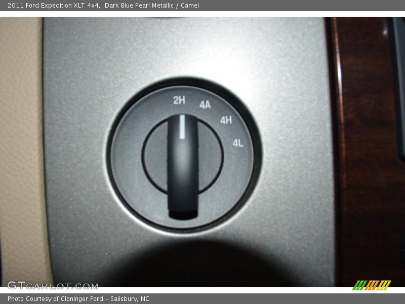 Dark Blue Pearl Metallic / Camel 2011 Ford Expedition XLT 4x4