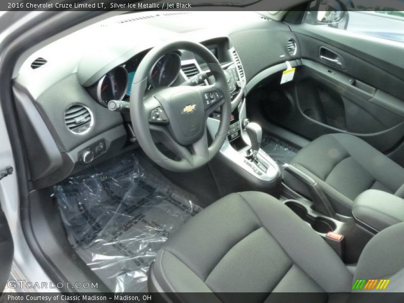 Silver Ice Metallic / Jet Black 2016 Chevrolet Cruze Limited LT