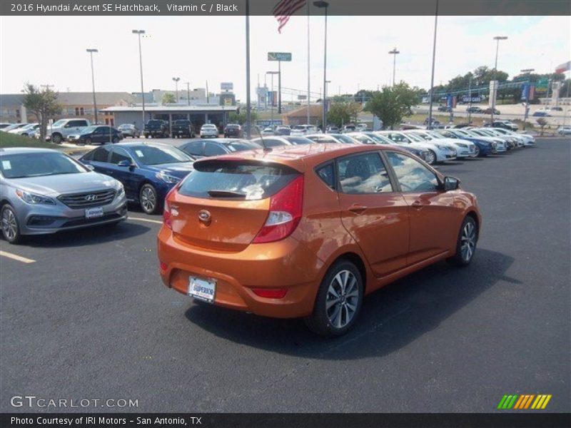 Vitamin C / Black 2016 Hyundai Accent SE Hatchback