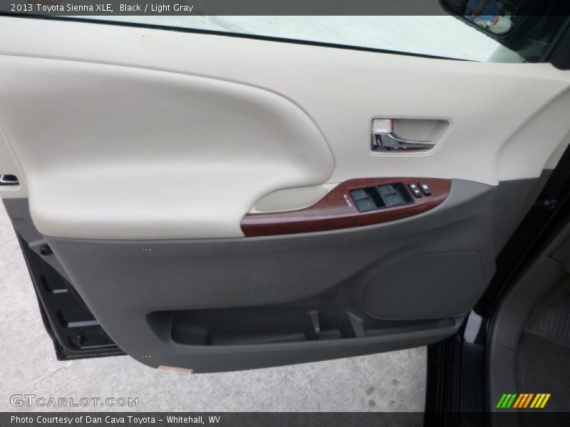 Black / Light Gray 2013 Toyota Sienna XLE