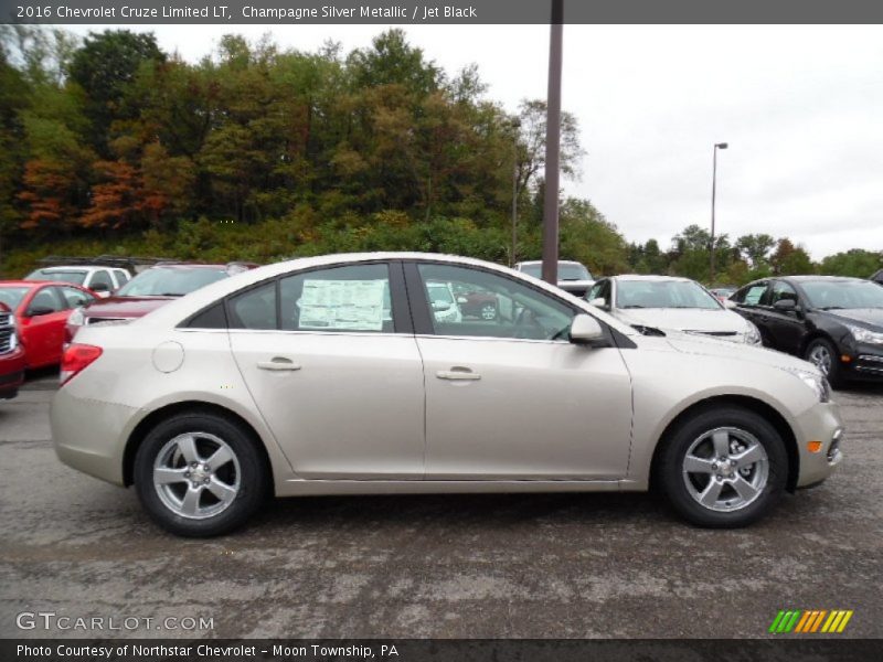 Champagne Silver Metallic / Jet Black 2016 Chevrolet Cruze Limited LT