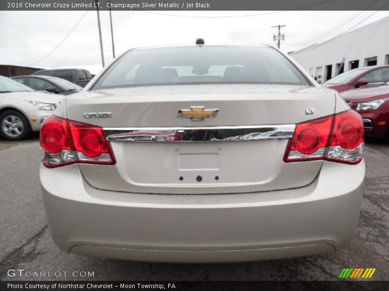 Champagne Silver Metallic / Jet Black 2016 Chevrolet Cruze Limited LT