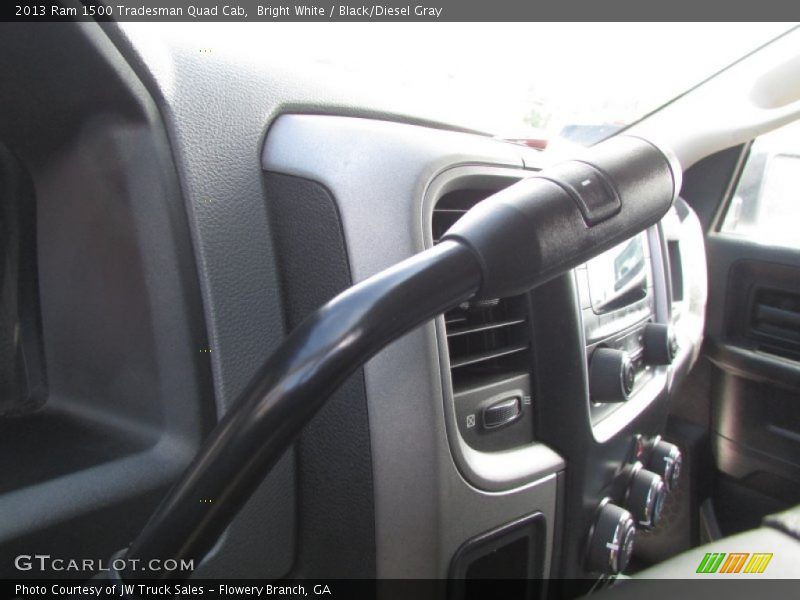 Bright White / Black/Diesel Gray 2013 Ram 1500 Tradesman Quad Cab