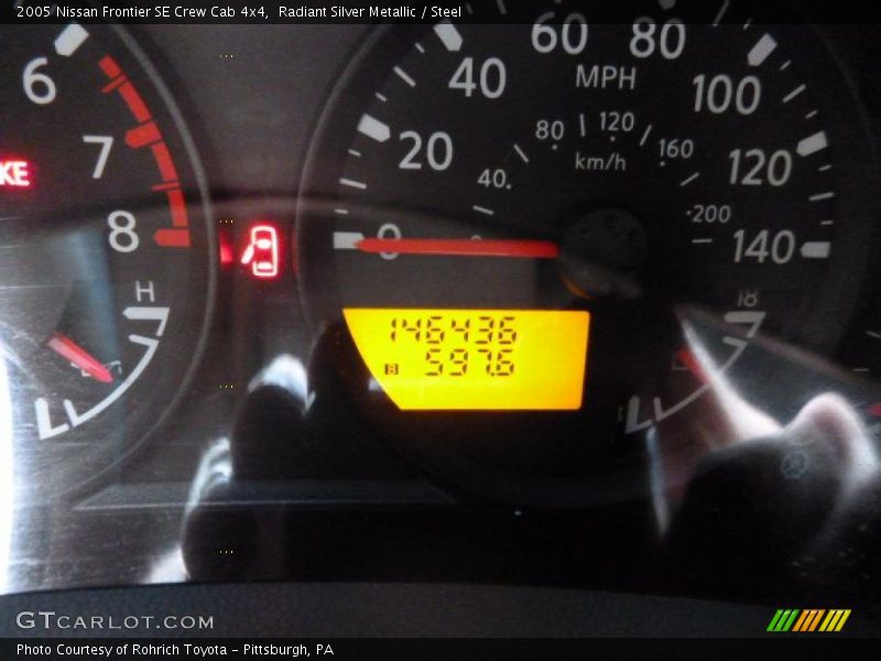 Radiant Silver Metallic / Steel 2005 Nissan Frontier SE Crew Cab 4x4