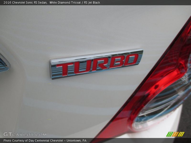 White Diamond Tricoat / RS Jet Black 2016 Chevrolet Sonic RS Sedan