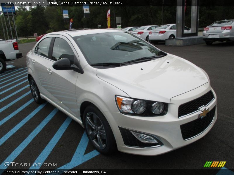 White Diamond Tricoat / RS Jet Black 2016 Chevrolet Sonic RS Sedan