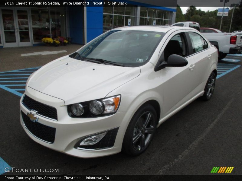 Front 3/4 View of 2016 Sonic RS Sedan