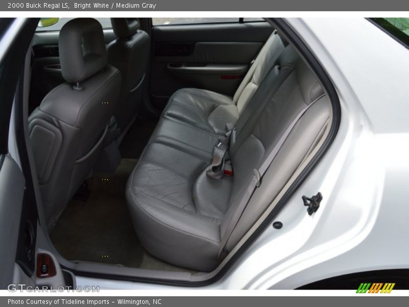 Bright White / Medium Gray 2000 Buick Regal LS