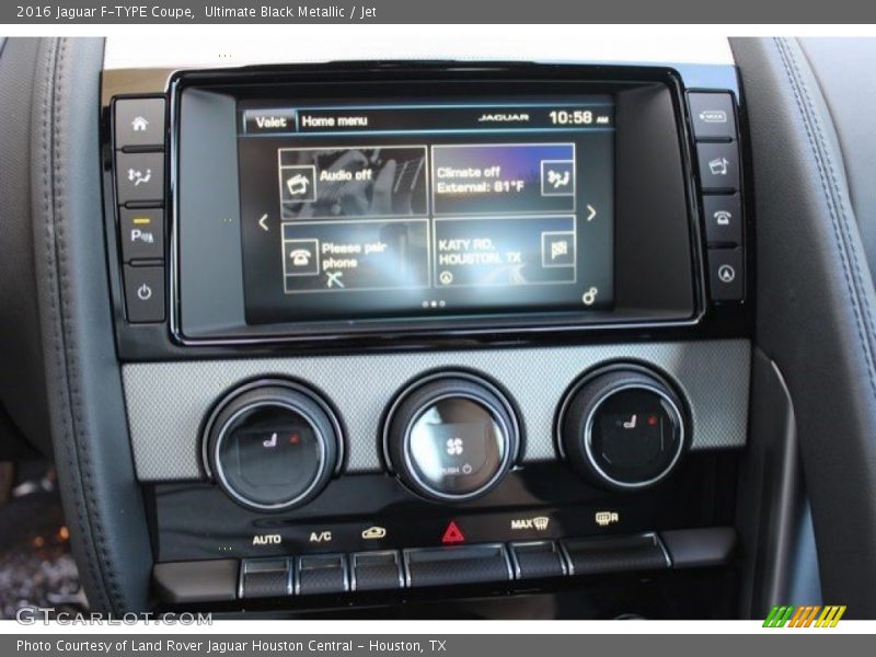 Controls of 2016 F-TYPE Coupe