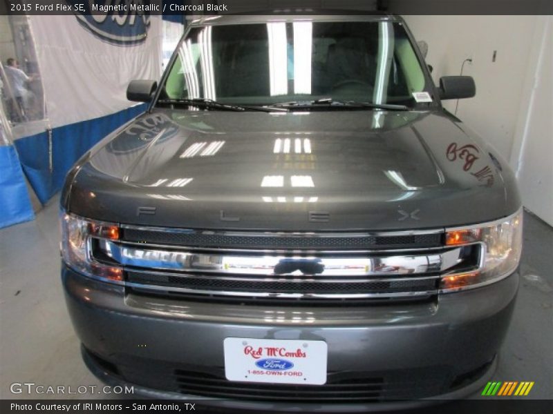 Magnetic Metallic / Charcoal Black 2015 Ford Flex SE