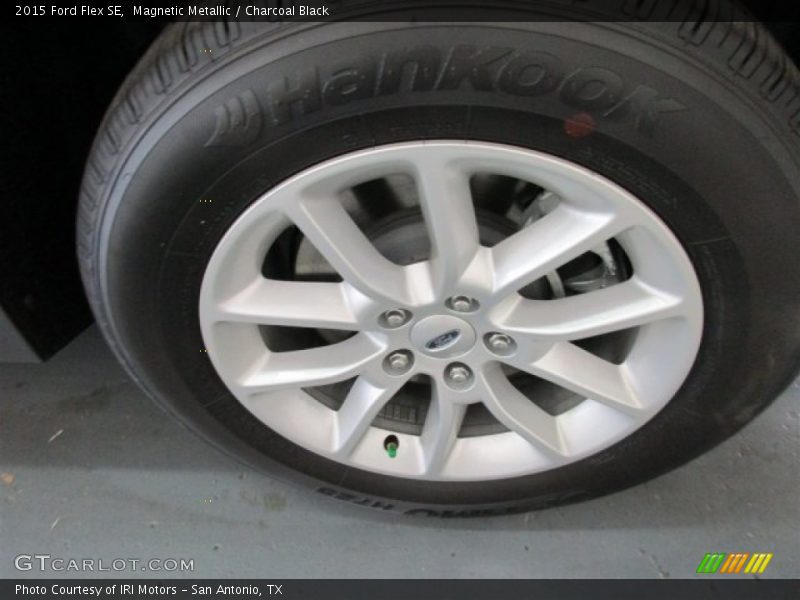 Magnetic Metallic / Charcoal Black 2015 Ford Flex SE