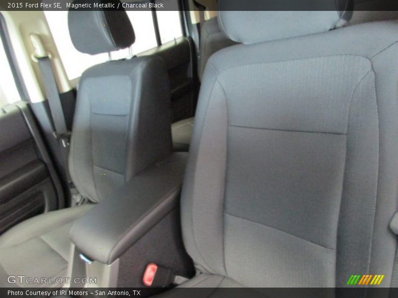 Magnetic Metallic / Charcoal Black 2015 Ford Flex SE
