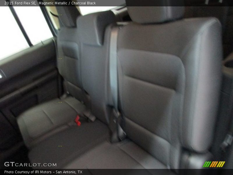 Magnetic Metallic / Charcoal Black 2015 Ford Flex SE
