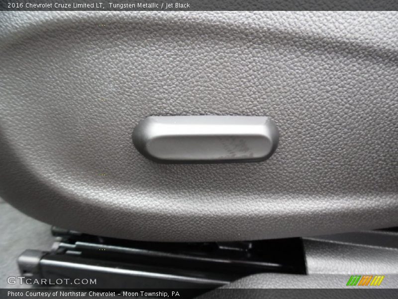 Tungsten Metallic / Jet Black 2016 Chevrolet Cruze Limited LT