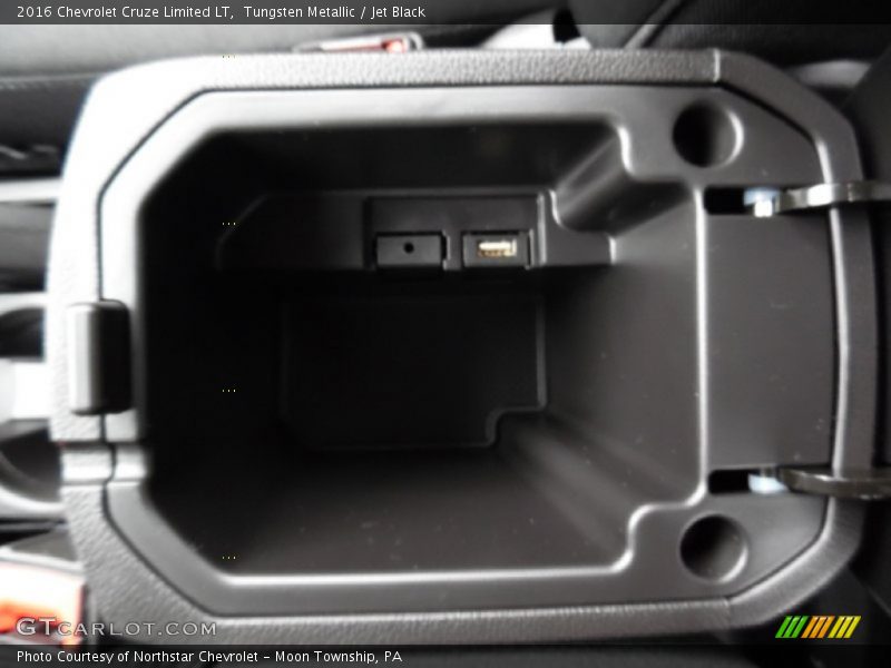 Tungsten Metallic / Jet Black 2016 Chevrolet Cruze Limited LT