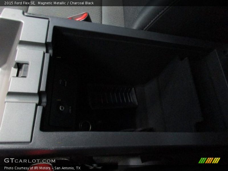 Magnetic Metallic / Charcoal Black 2015 Ford Flex SE