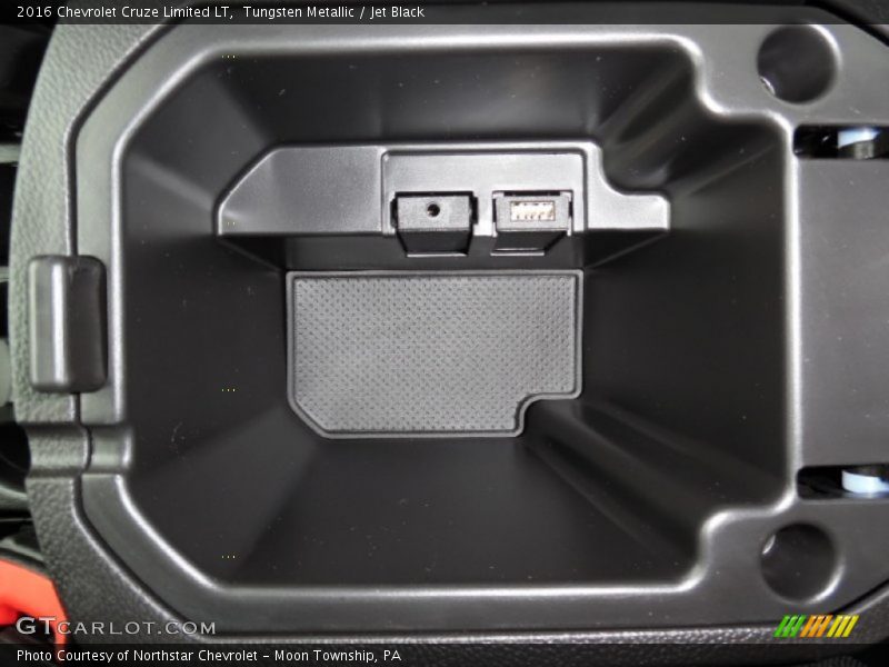 Tungsten Metallic / Jet Black 2016 Chevrolet Cruze Limited LT