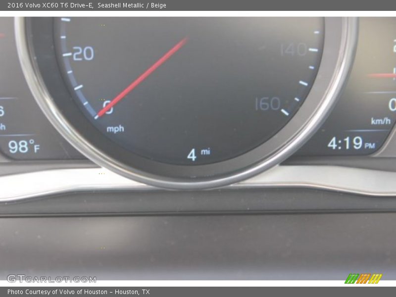 Seashell Metallic / Beige 2016 Volvo XC60 T6 Drive-E
