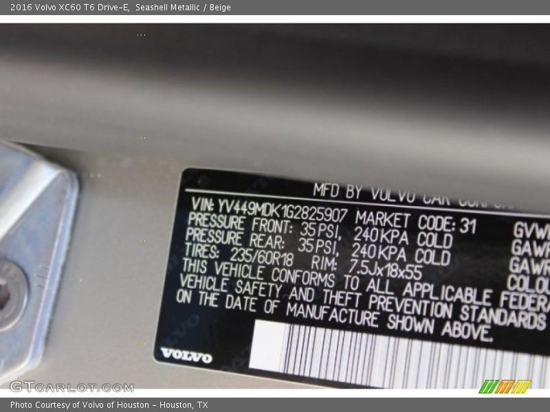 Seashell Metallic / Beige 2016 Volvo XC60 T6 Drive-E