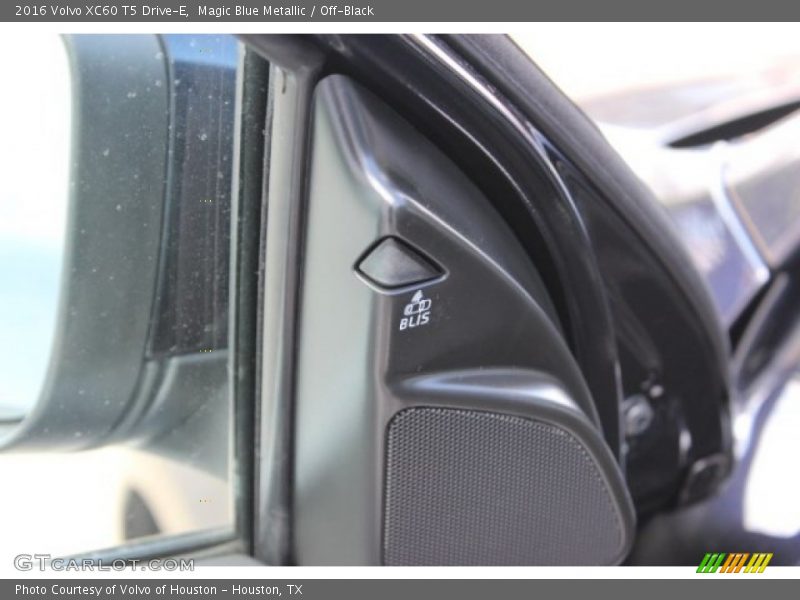 Magic Blue Metallic / Off-Black 2016 Volvo XC60 T5 Drive-E