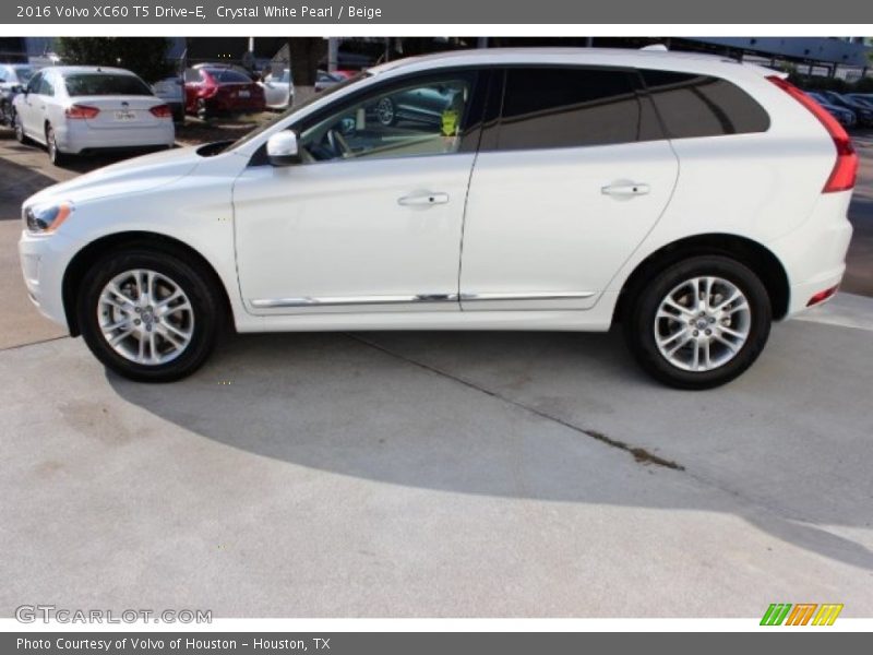 Crystal White Pearl / Beige 2016 Volvo XC60 T5 Drive-E