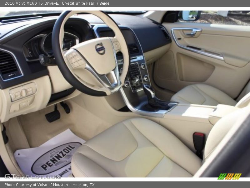 Crystal White Pearl / Beige 2016 Volvo XC60 T5 Drive-E