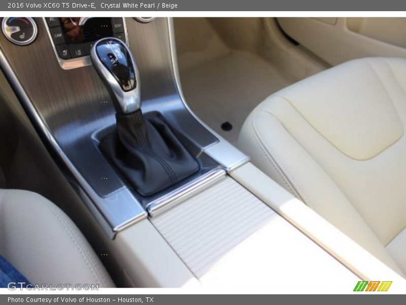 Crystal White Pearl / Beige 2016 Volvo XC60 T5 Drive-E