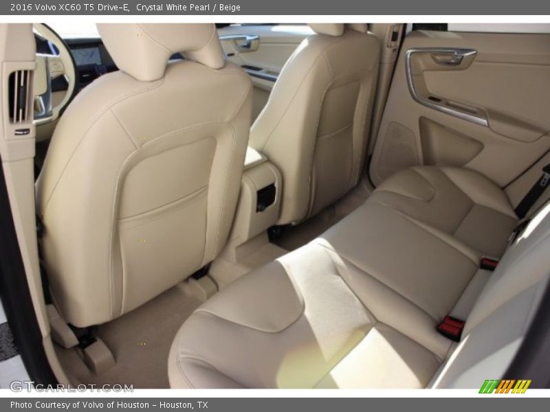 Crystal White Pearl / Beige 2016 Volvo XC60 T5 Drive-E