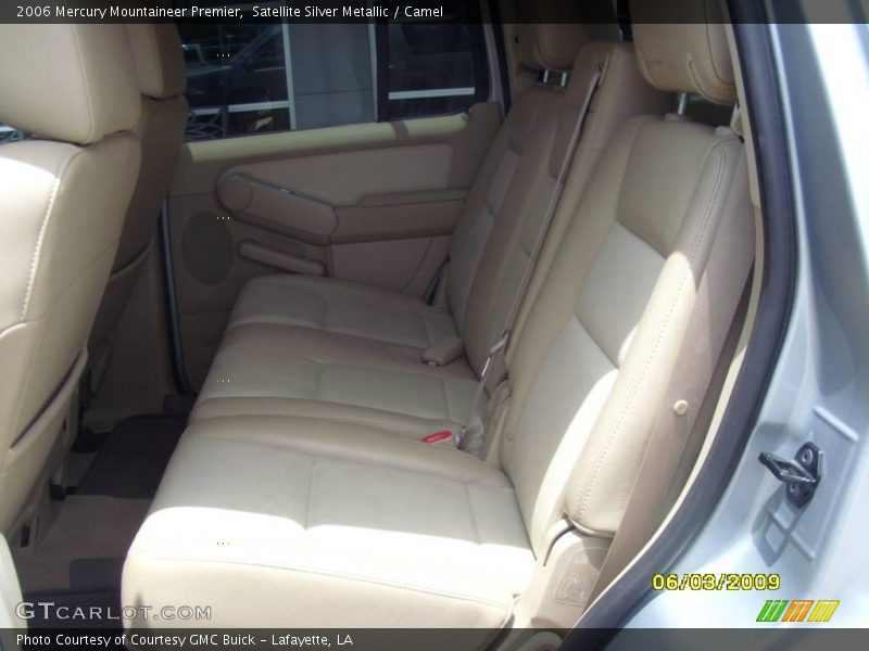 Satellite Silver Metallic / Camel 2006 Mercury Mountaineer Premier