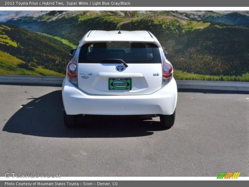 Super White / Light Blue Gray/Black 2013 Toyota Prius c Hybrid Two