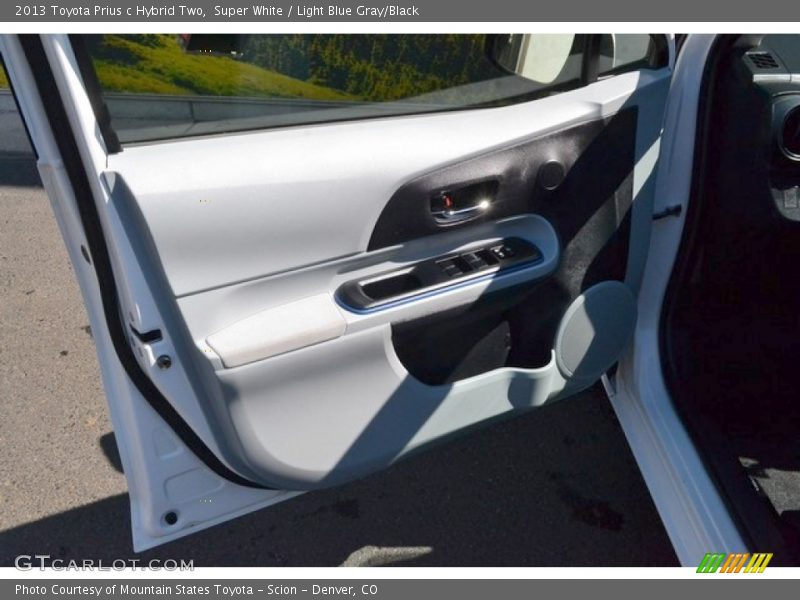 Super White / Light Blue Gray/Black 2013 Toyota Prius c Hybrid Two