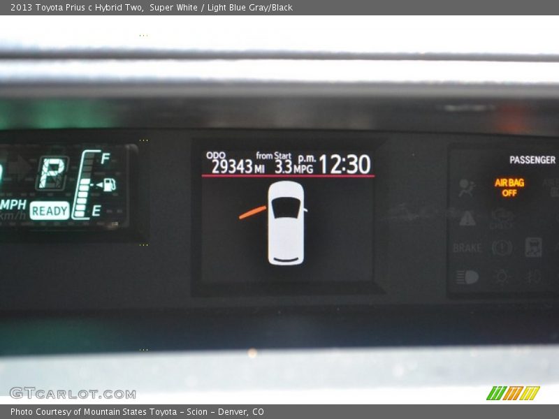 Super White / Light Blue Gray/Black 2013 Toyota Prius c Hybrid Two
