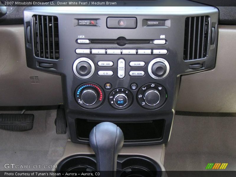 Dover White Pearl / Medium Brown 2007 Mitsubishi Endeavor LS