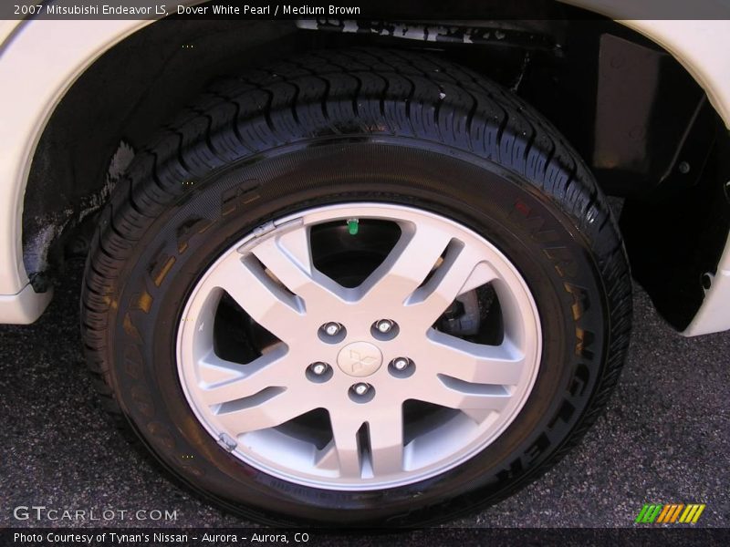 Dover White Pearl / Medium Brown 2007 Mitsubishi Endeavor LS