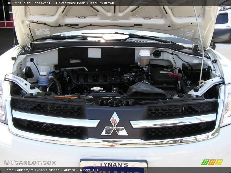 Dover White Pearl / Medium Brown 2007 Mitsubishi Endeavor LS