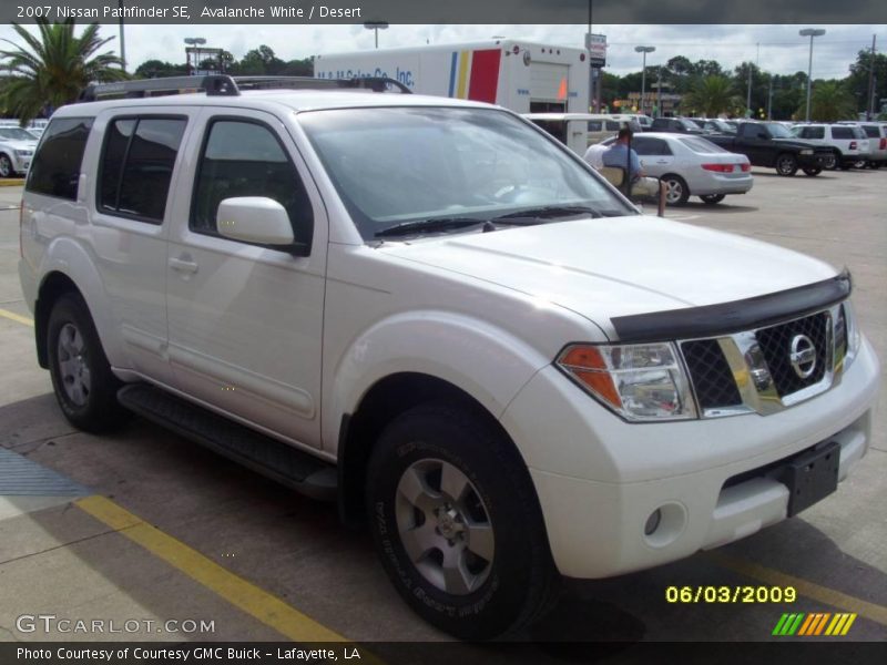 Avalanche White / Desert 2007 Nissan Pathfinder SE