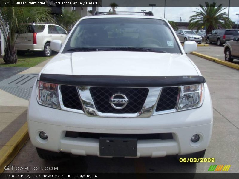 Avalanche White / Desert 2007 Nissan Pathfinder SE