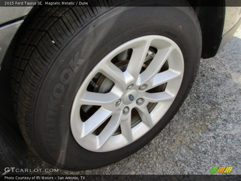 Magnetic Metallic / Dune 2015 Ford Taurus SE