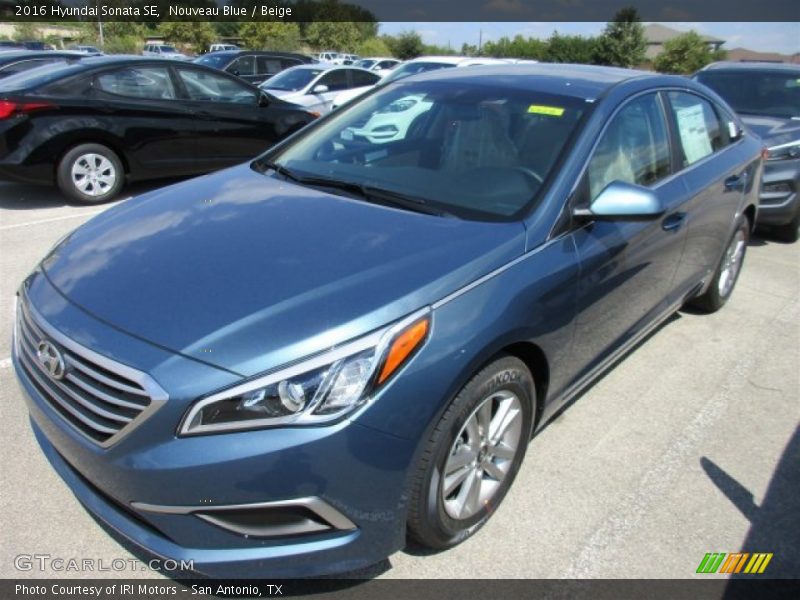 Front 3/4 View of 2016 Sonata SE