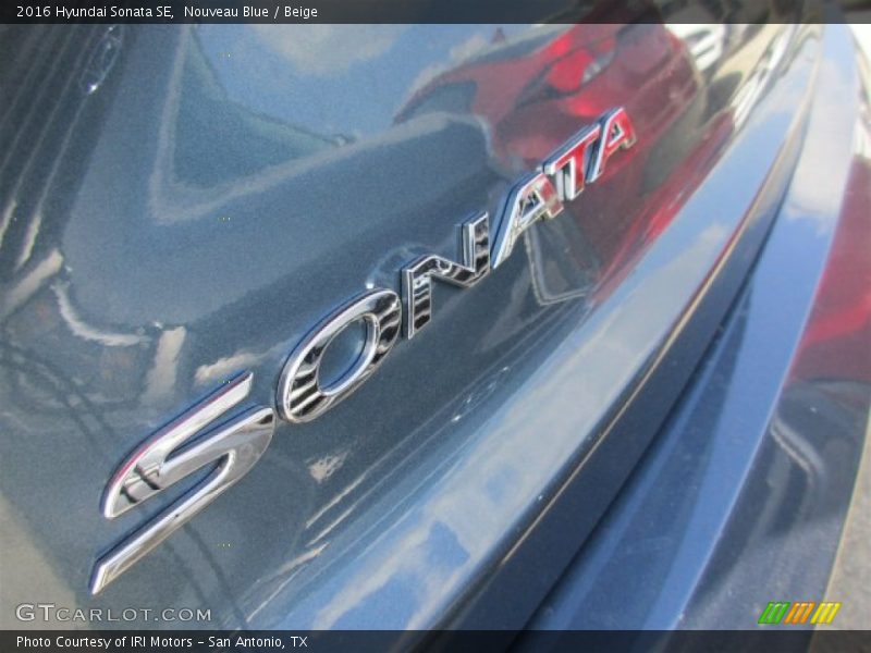 Nouveau Blue / Beige 2016 Hyundai Sonata SE