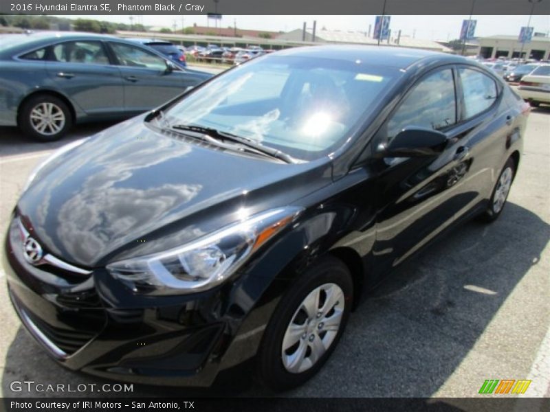 Phantom Black / Gray 2016 Hyundai Elantra SE